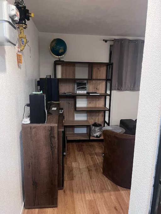 Kleine Wohnung Im - Konzept Flieger - 2 Stockwerke Tettnang Εξωτερικό φωτογραφία